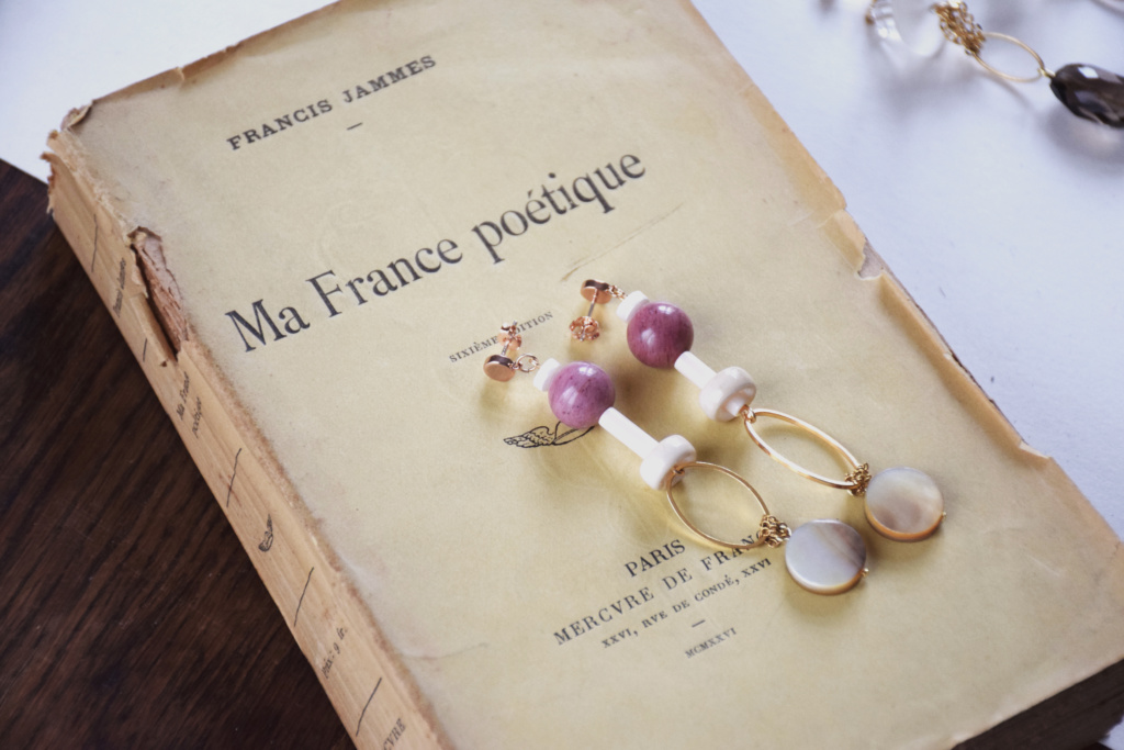 La bonne rencontre : Sachiko, créatrice d'Epistémie, la marque de bijoux made in Paris. © Les Bons Détails