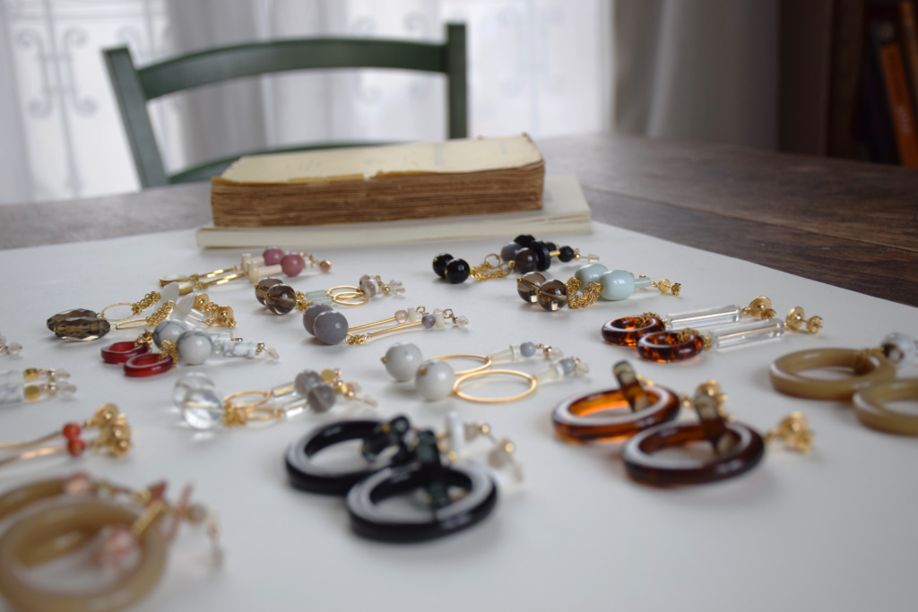 La bonne rencontre : Sachiko, créatrice d'Epistémie, la marque de bijoux made in Paris. © Les Bons Détails
