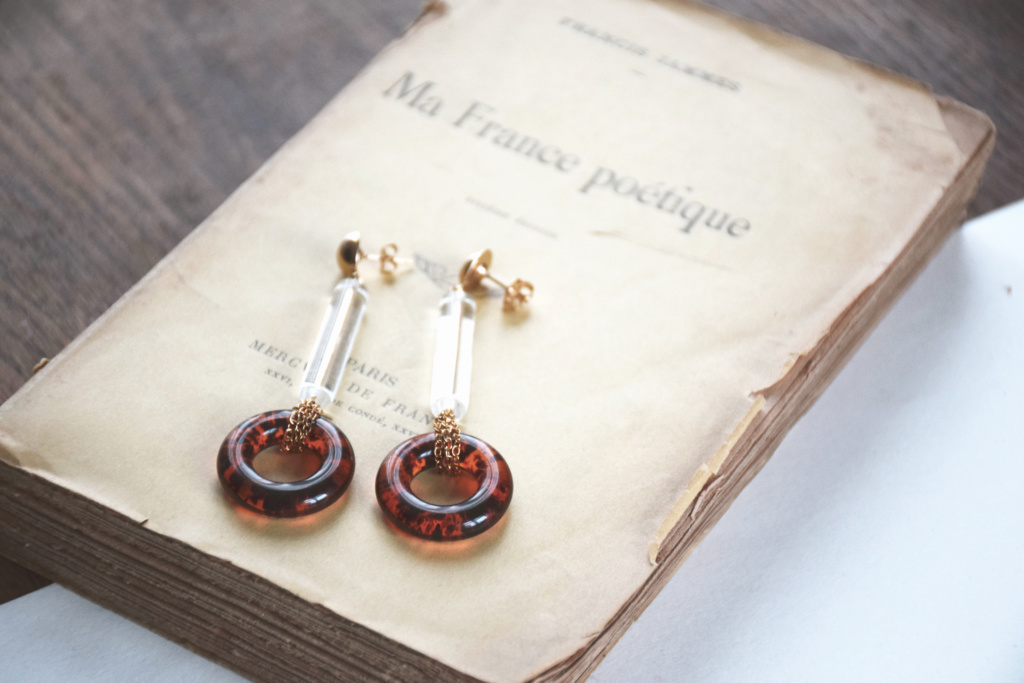 La bonne rencontre : Sachiko, créatrice d'Epistémie, la marque de bijoux made in Paris. © Les Bons Détails