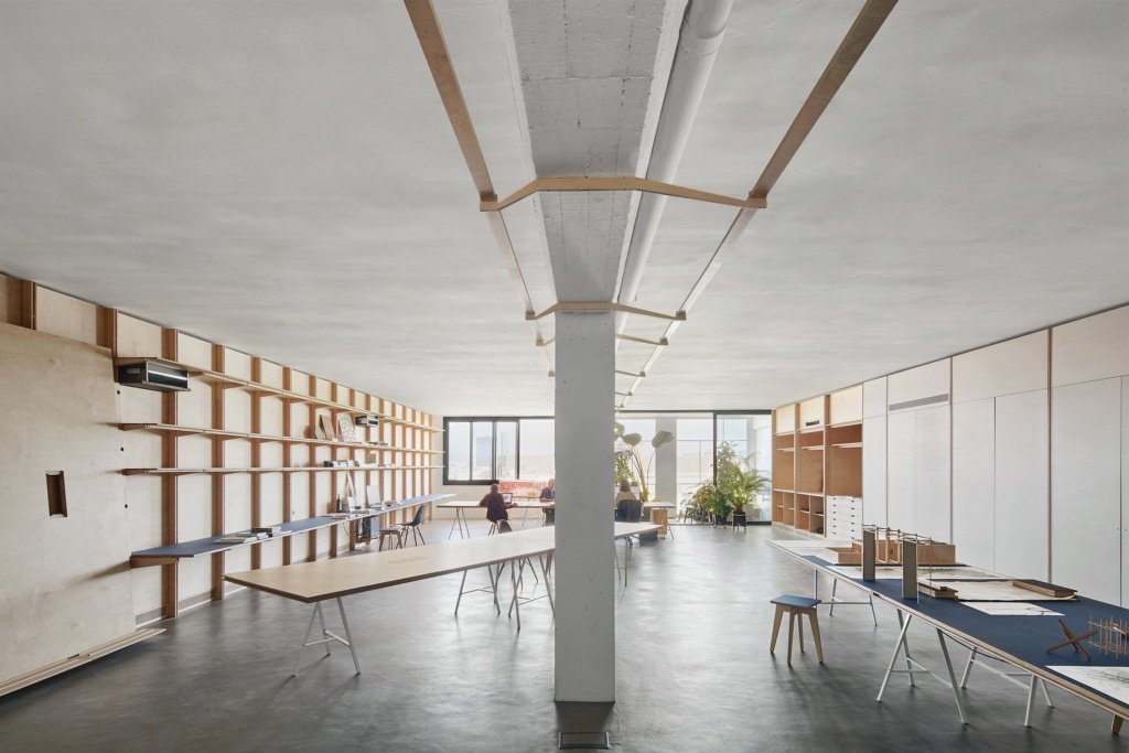 Un espace de co-working pour architectes et designers à Barcelone • Les Bons Détails